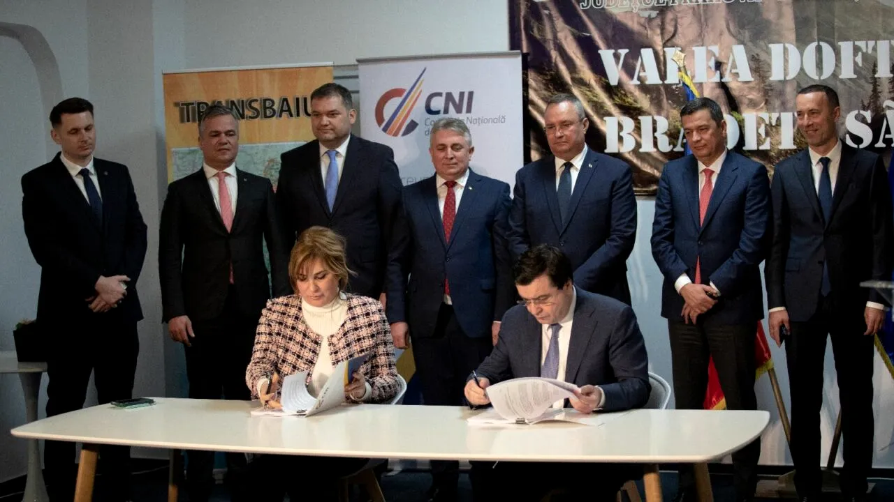 Premierul Nicolae Ciucă și alți trei miniștri, prezenți la semnarea contractului de reabilitare DJ 102I Valea Doftanei-Brădet. Ciucă: ”Acest drum este o alternativă la DN 1 şi DN 1A”