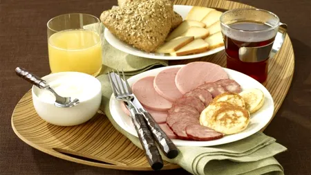 Alimentul preferat de majoritatea românilor la micul dejun are potențial CANCERIGEN, potrivit experților