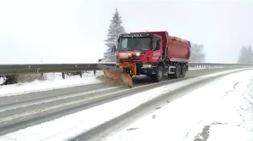 Vremea rea pune stăpânire pe România! Mai multe drumuri naţionale şi porturi sunt închise din cauza ninsorii
