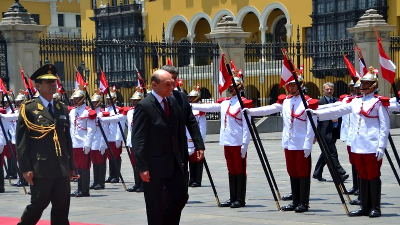 Băsescu, către primărița din Lima: Să câștigați, ca și mine, bătălia cu sistemul