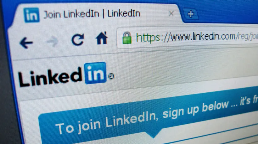Facebook atacă rețeaua LinkedIn