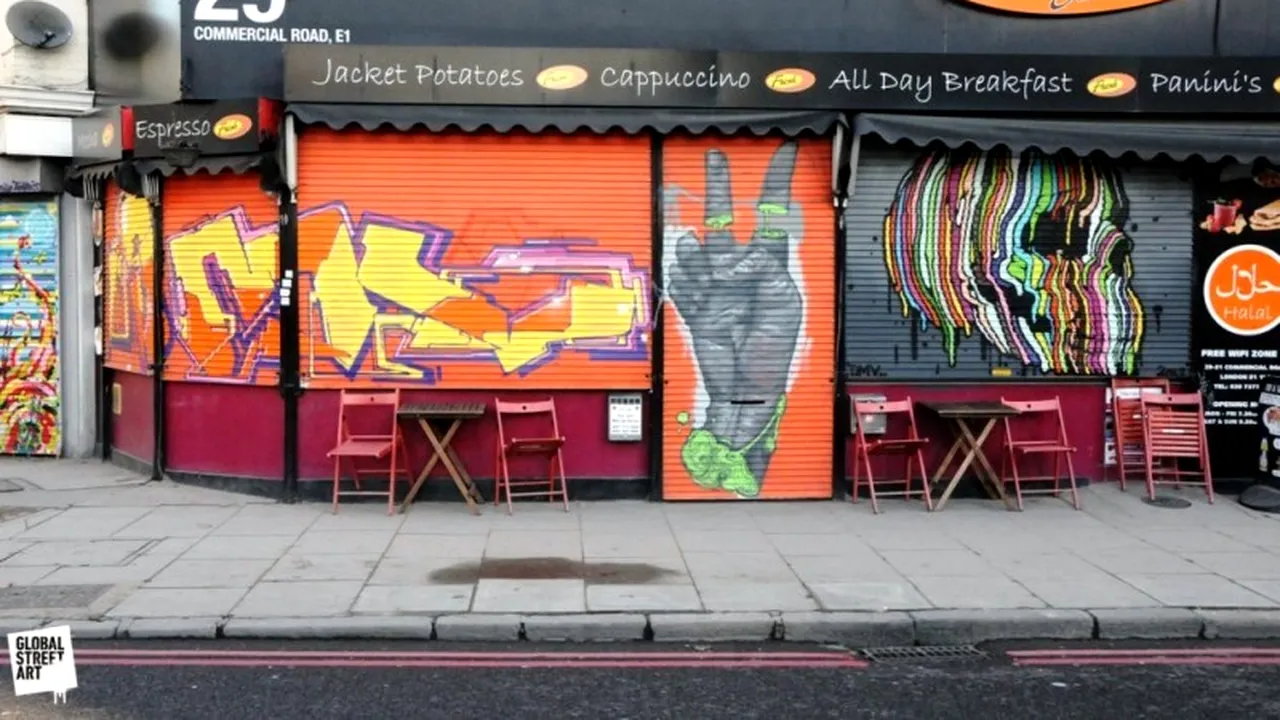 GALERIE FOTO. Trei tineri britanici 