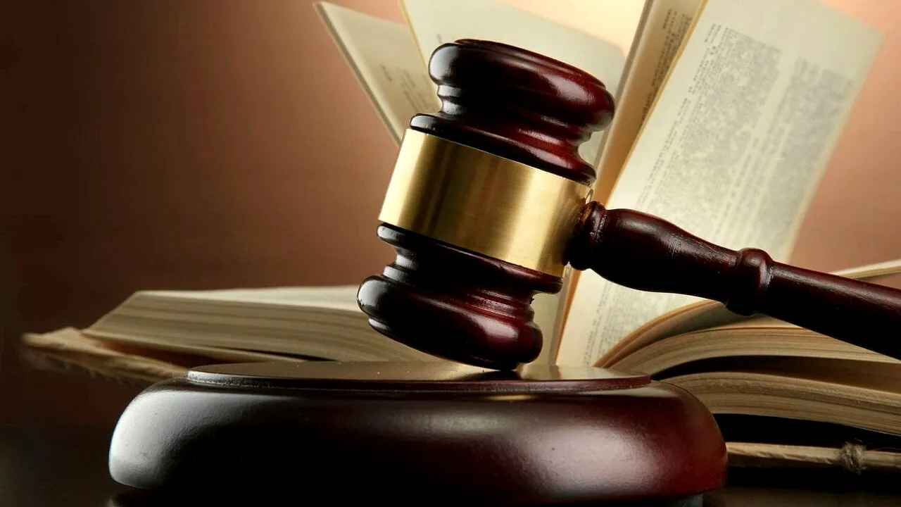 Primarul din Bălțești, Prahova, care a semnat plăți de 2,5 milioane de lei către firme administrate chiar de el, plasat în AREST la domiciliu