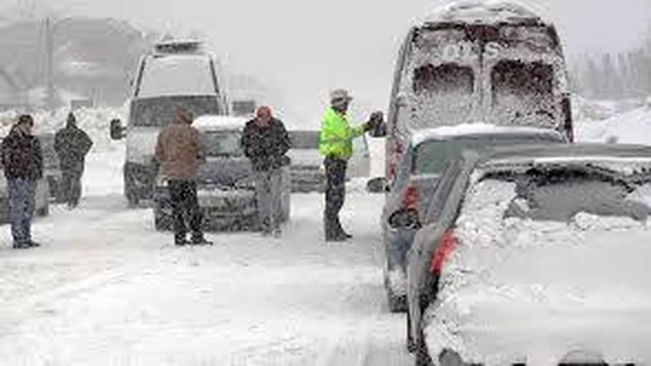 Iarna dă România peste cap: Toate porturile închise din cauza viscolului, trafic feroviar blocat în mai multe zone și restricții rutiere