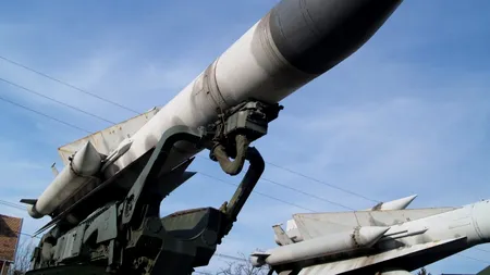 Macron îi declară război lui Trump. Europa trebuie să renunțe la dependența de armamentul american!