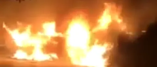 Cinci mașini incendiate de un piroman, la Galați. Pompierii au reușit să stingă focul - VIDEO