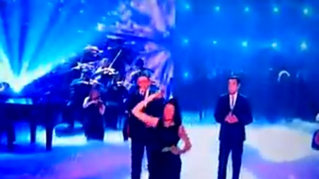 Realizatorul TV Simon Cowell, împroșcat cu ouă 