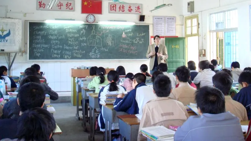 Gest extrem în China. Un elev s-a sinucis în fața colegilor, iar totul a fost filmat