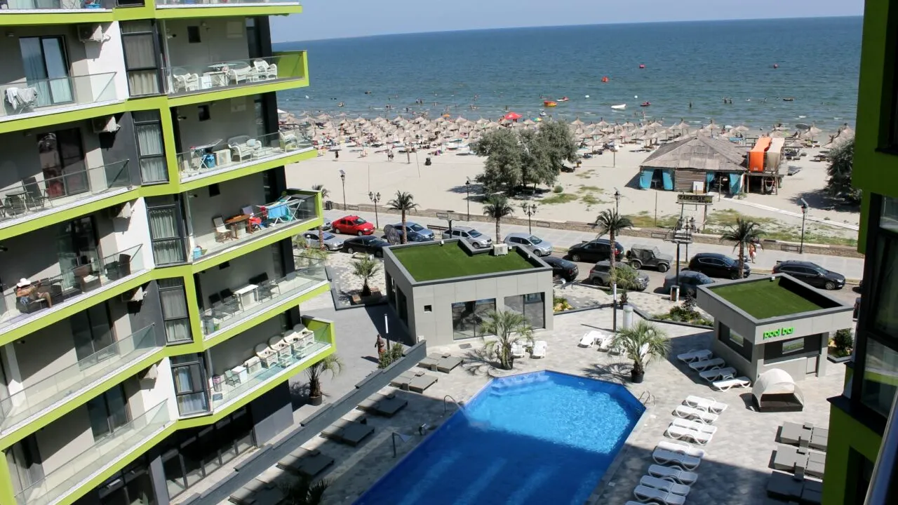 CRESC preţurile pe litoral, de la 1 iulie. Cât costă acum o noapte de cazare la un hotel de trei stele