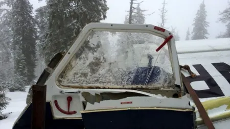 Au început procedurile de recuperare a epavei avionului, care va fi tăiată în bucăți. Ce-a mai rămas din aeronavă - GALERIE FOTO