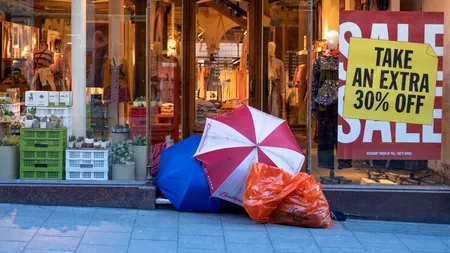 Protecția Consumatorilor: În perioada reducerilor, cel mai mic preţ din ultimele 30 de zile va fi afişat