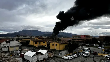 Doi morți, nouă răniți și trei dispăruți în urma unei EXPLOZII la un depozit de combustibil în zona Florența