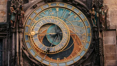 Cele 3 zodii care vor fi călăuzite de Univers din 24 ianuarie 2025. Încep un proces inițiatic și își găsesc scopul