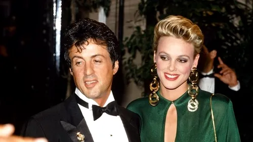 Cum arată fosta soție a lui Sylvester Stallone. Fosta bombă sexy a anilor ''80 este însărcinată la 54 de ani. Fotografie spectaculoasă 