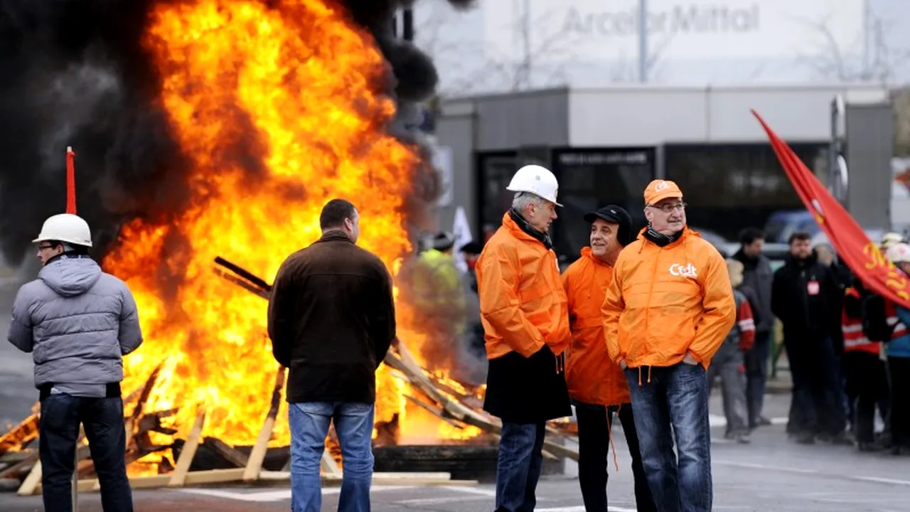 Ministrul francez al Industriei critică dur ArcelorMittal pentru intenția de a închide două furnale. 