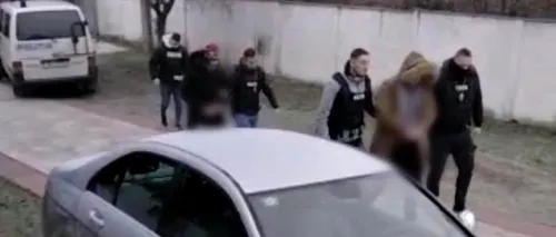 Doi bărbați din Hunedoara, reținuți după ce au sechestrat o femeie și doi copii și au furat 37.000 de lei