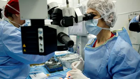 Medicii de la Spitalul de Oftalmogie din București operează un copil care și-ar putea pierde un ochi, deși mama a refuzat intervenția