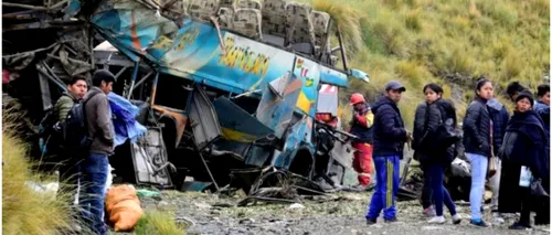 Tragedie în Bolivia. Un autobuz a căzut 400 de metri în gol. Cel puțin 23 de oameni au murit