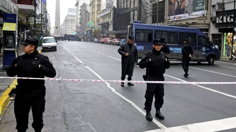 O bombă a fost găsită la Buenos Aires acolo unde trebuia să vorbească fostul președinte Alvaro Uribe
