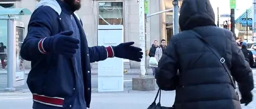 Un musulman legat la ochi a cerut o îmbrățișare de la canadienii care circulau pe o stradă din Toronto. Ce a urmat