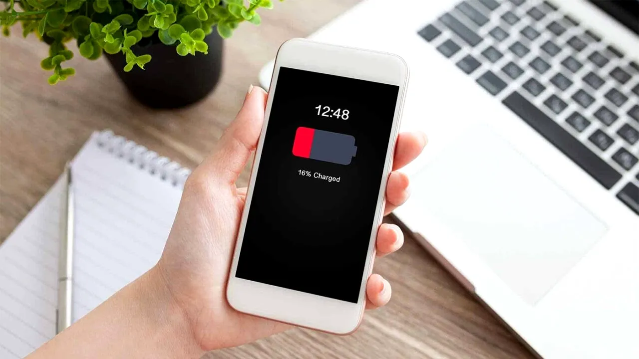 5 greșeli care îți distrug bateria telefonului. Mulți români le fac pe toate 5!