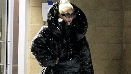 Serena Williams, Nick Jonas sau Lady Gaga? Care sunt vedetele cel mai bine îmbrăcate în 2019