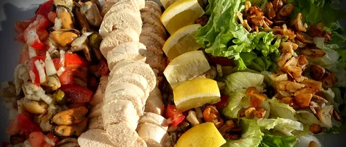 Salata tradiţională cu icre de crap este noul produs românesc recunoscut de UE