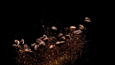 Zațul de CAFEA are multiple întrebuințări surprinzătoare, de la îngrășământ la vopsea de păr