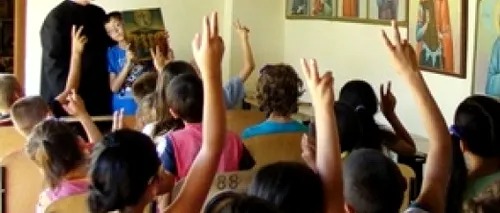 ORA DE RELIGIE, LA TV. Ce le-a pregătit Patriarhia Română elevilor din învăţământul primar, gimnazial şi liceal