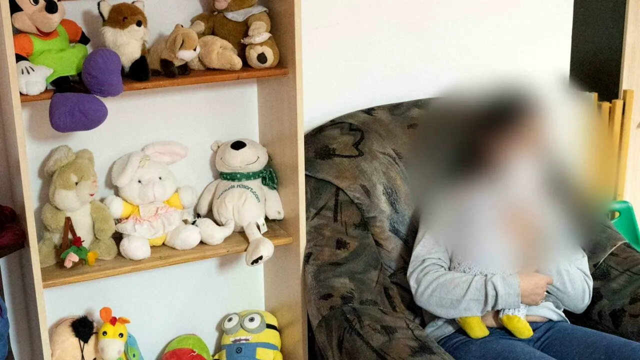 Aproape 700 de adolescente sub 15 ani au născut în 2021. Gabriela Firea: „Destine modificate brutal pentru totdeauna”