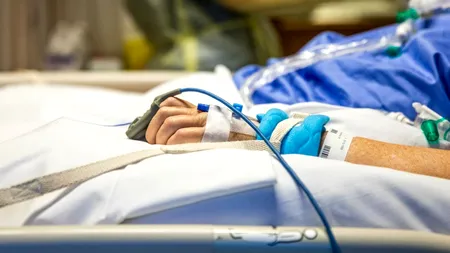 Caz REVOLTĂTOR: bătrână sedată și legată de pat la spitalul din Bacău!