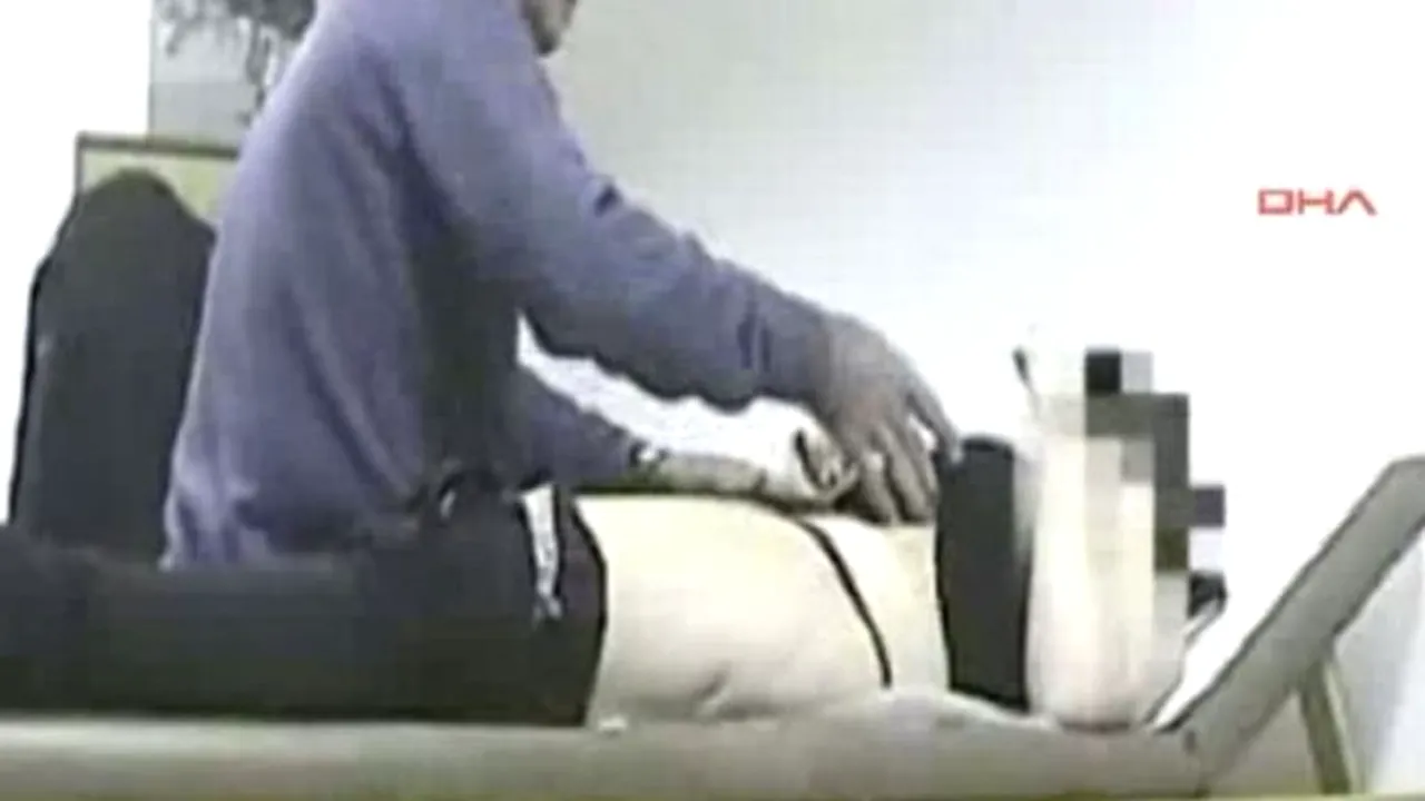 VIDEO Doctor italian, filmat cu camera ascunsă în timp ce încerca să agreseze o pacientă
