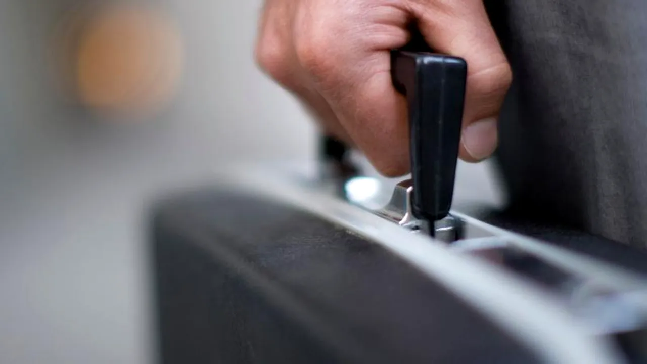 Un fost paznic la ambasada SUA din Oslo este judecat pentru SPIONAJ în favoarea Rusiei și Iranului