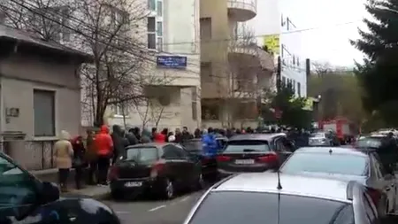 Coadă la vot la Ambasada Republicii Moldova: O susținem pe Maia Sandu, vrem în UE