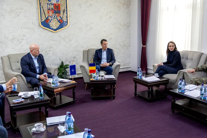 MESAJUL ambasadorului SUA la NATO, după discuțiile cu oficialii români despre securitatea României FOTO: Facebook