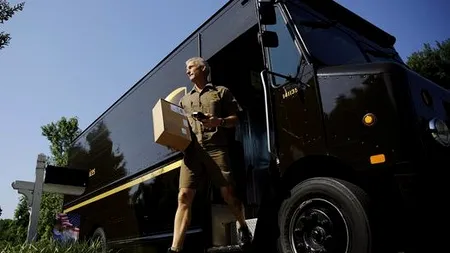 Motivul incredibil pentru care șoferii unei celebre firme de curierat nu virează niciodată stânga