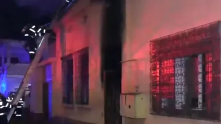 Tragedie la Timișoara / Patru copii, arși de vii în casă, după ce părinții lor au plecat să-și procure băutură / Cel mai mic avea doar patru luni / Cercetări pentru ucidere din culpă și distrugere