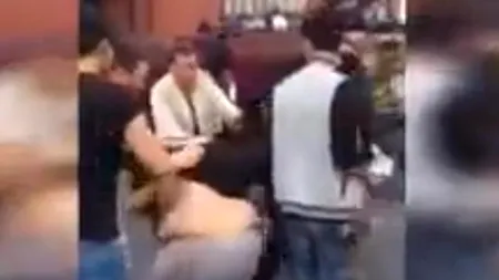 Trei femei de etnie romă, umilite în Paris, după ce ar fi fost prinse la furat