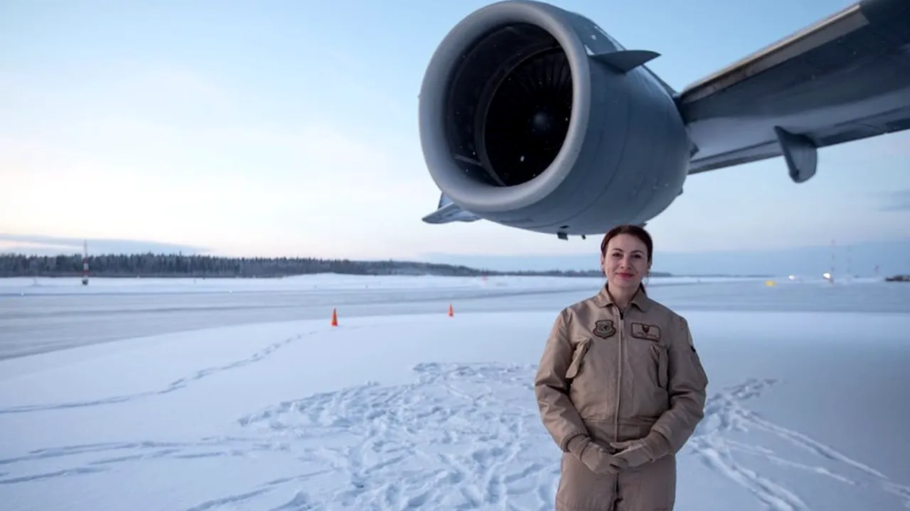 Simona Maierean, prima femeie pilot pe supersonic, după zece ani de la primul zbor: Mi-aș dori și pe F16