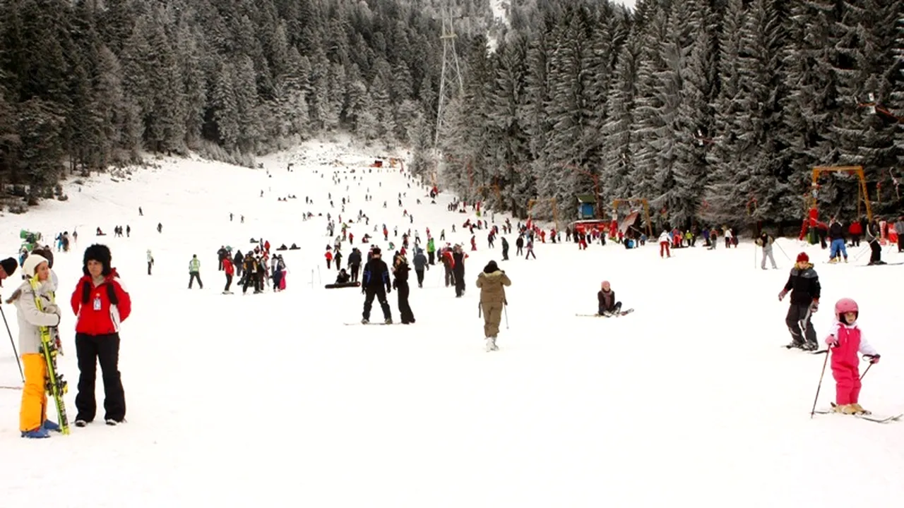 Pârtii și instalații de transport pe cablu din Poiana Brașov, închise din cauza ceții și a vântului