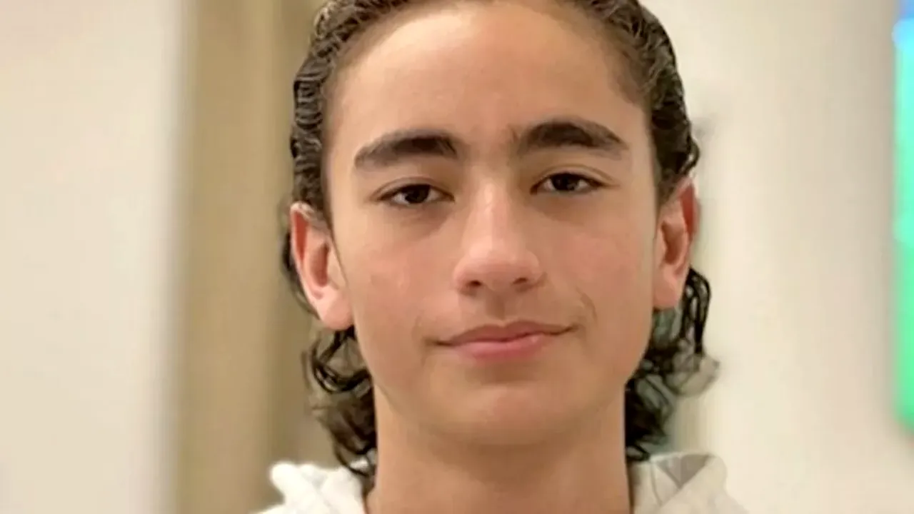 Mathias a rămas fără mâini și picioare, după o banală gripă / Medicii au fost nevoiți să-i AMPUTEZE membrele pentru a-l ține în viață