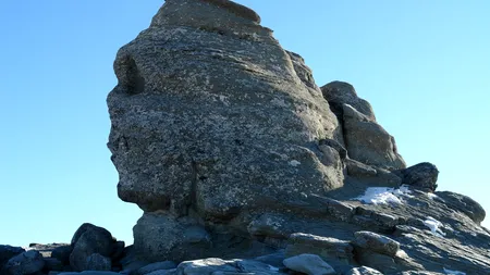 Ce au făcut acești doi tineri la baza Sfinxului