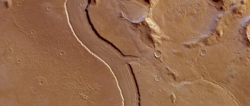 Fotografii spectaculoase cu albia unui fost râu de pe Marte, realizate de o sondă spațială europeană