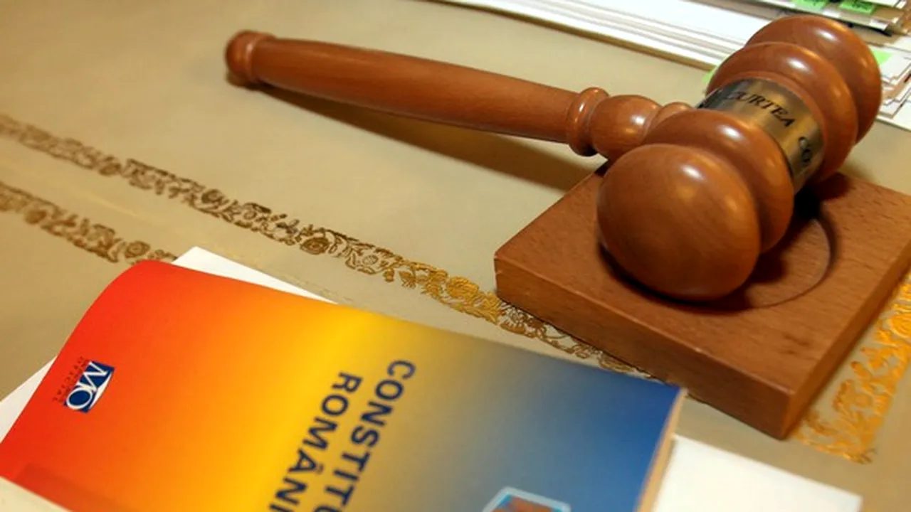 Reacții după ce CCR a respins revizuirea Constituției | Barna: Judecătorii CCR au dovedit încă o dată că sunt vârful de lance al penalilor / Tarcea: Sunt de acord cu decizia Curții / Orban: Un cadou nesperat pentru cei care comit fapte de corupție