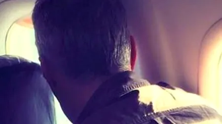 Scenă dezolantă surprinsă într-un avion. Unul dintre pasageri a dat dovadă de cea mai mare nepăsare: „Un porc dezgustător