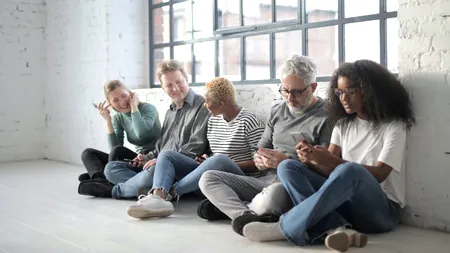 Autoritățile au anunțat noi măsuri restrictive în Anglia, în contextul pandemiei de coronavirus. Adunările publice mai mari de 6 persoane vor fi interzise, cu unele excepții