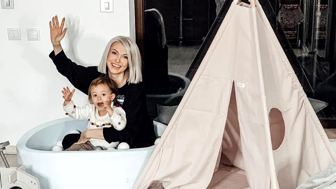 Primul MESAJ al Andreei Bălan și prima FOTOGRAFIE cu fetița ei, după STOPUL cardiac: Mi-am luat fetița în brațe după două zile DE LUPTĂ ca să trăiesc