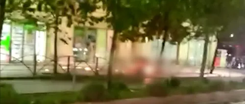Scene ȘOCANTE în Centrul Vechi. Un bărbat cuprins de flăcări a fost surprins în timp ce zăcea pe trotuar