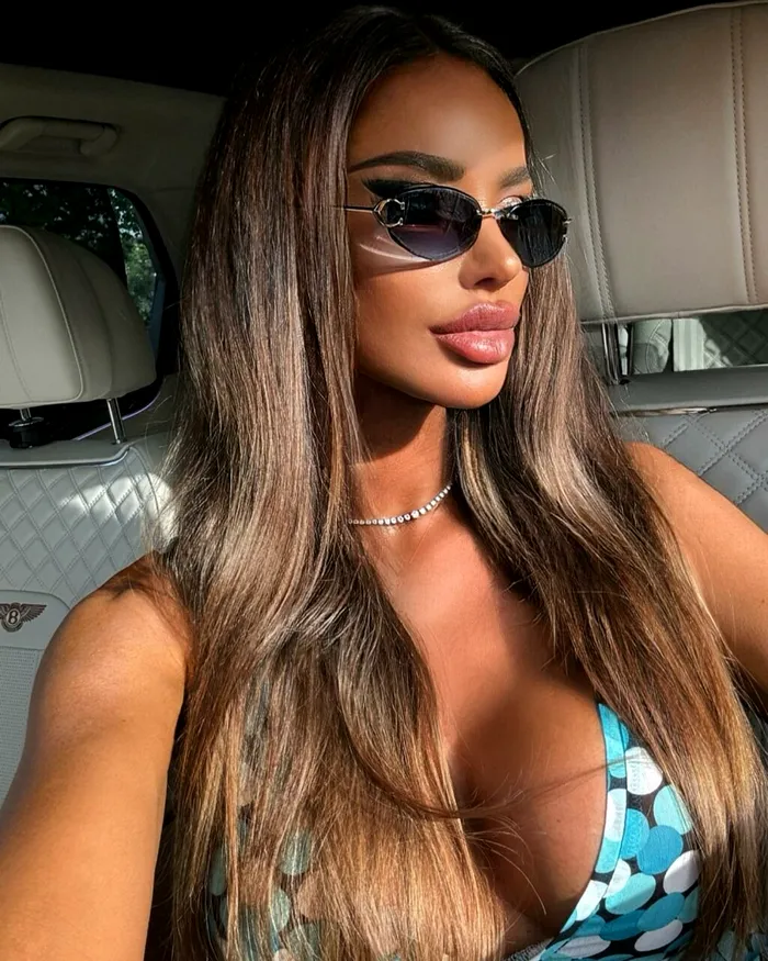 Bianca Drăgușanu, Facebook 