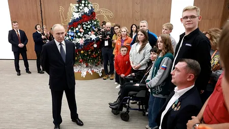 Vladimir Putin participă la campania „Bradul Dorințelor”. Ce i-au cerut copiii liderului de la Kremlin